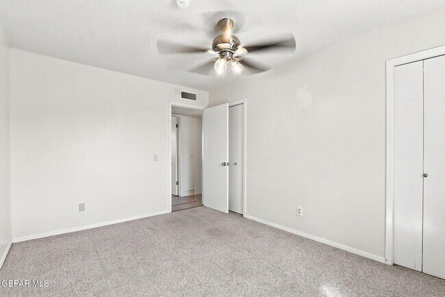 Building Photo - 6621 Mesa Grande Ave