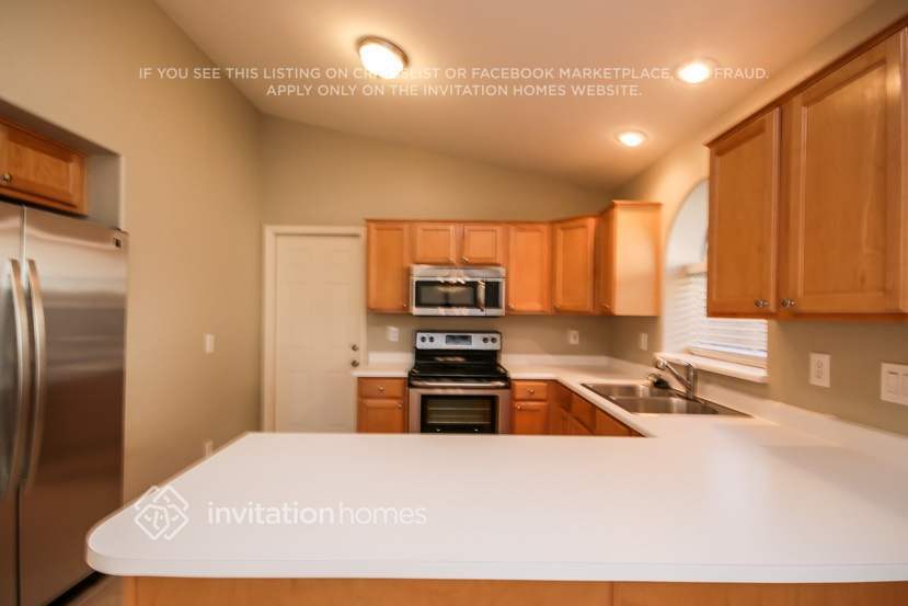 Building Photo - 12534 W Edgemont Ave