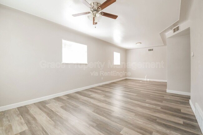 Building Photo - 1281 Victor St