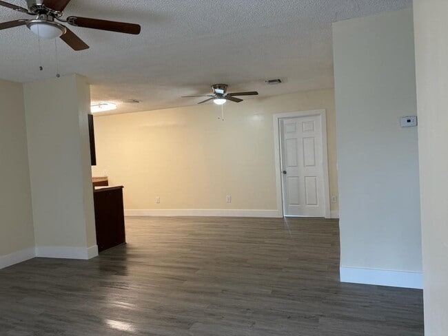 Building Photo - 6817 SW 10th St