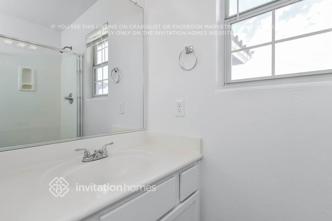 Building Photo - 22229 W Devin Dr