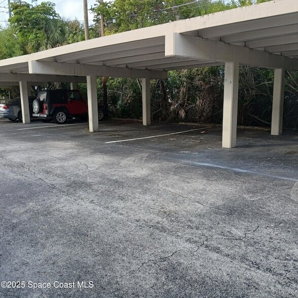 Building Photo - 250 N Banana River Dr