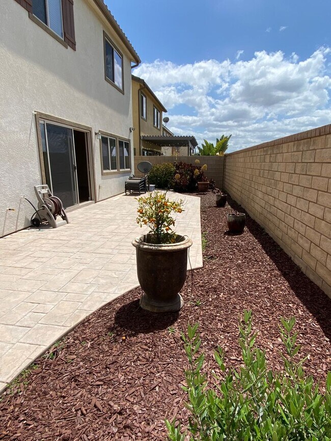 Building Photo - Remodeled 4 bedroom 3 bath home in Moorpark