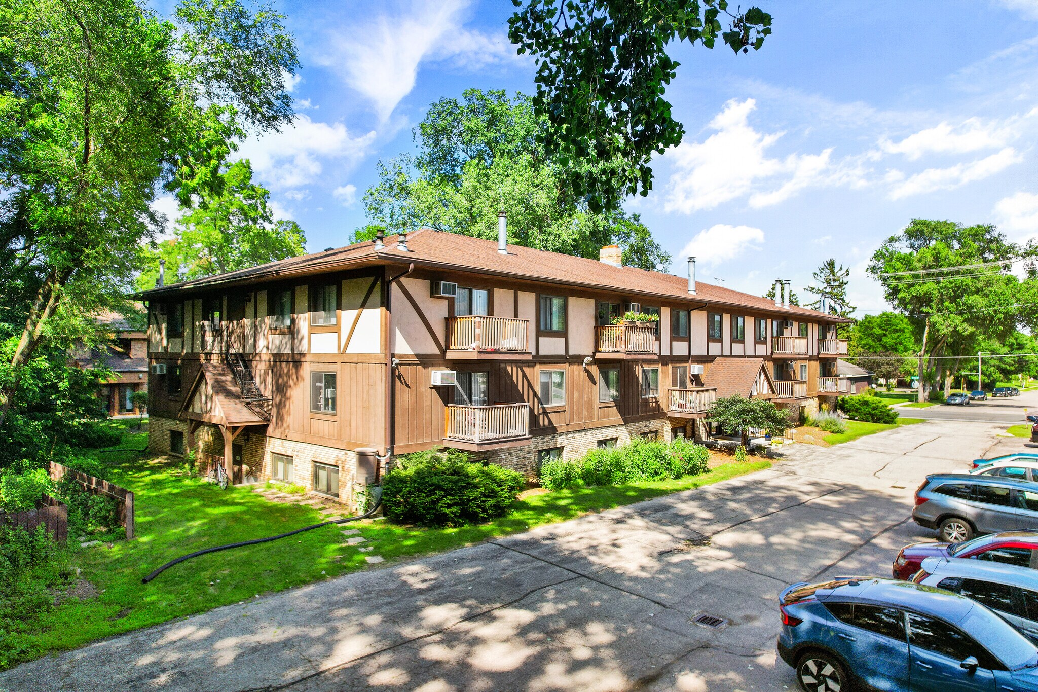 Building Photo - 2564 Branch St