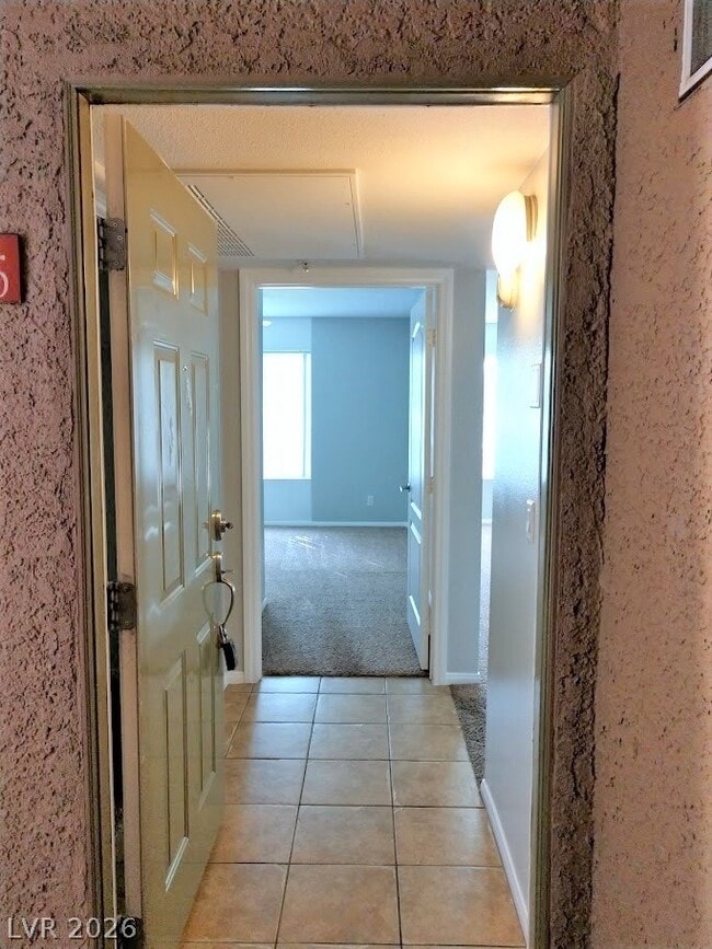 Building Photo - 2101 Blue Breeze Dr