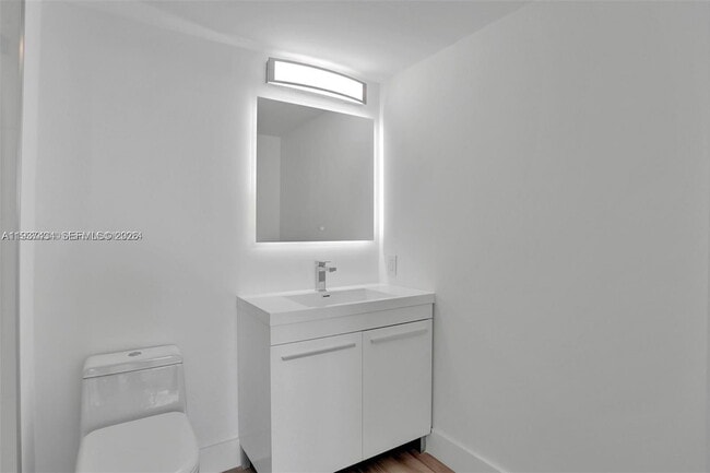 Building Photo - 650 West Ave