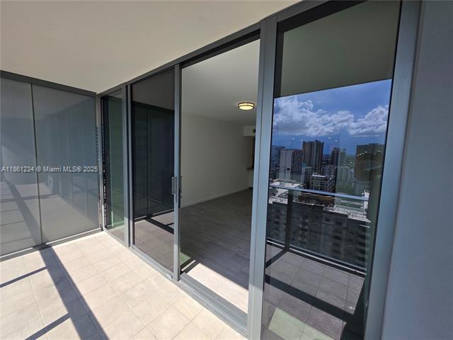 Building Photo - 1000 Brickell Plz