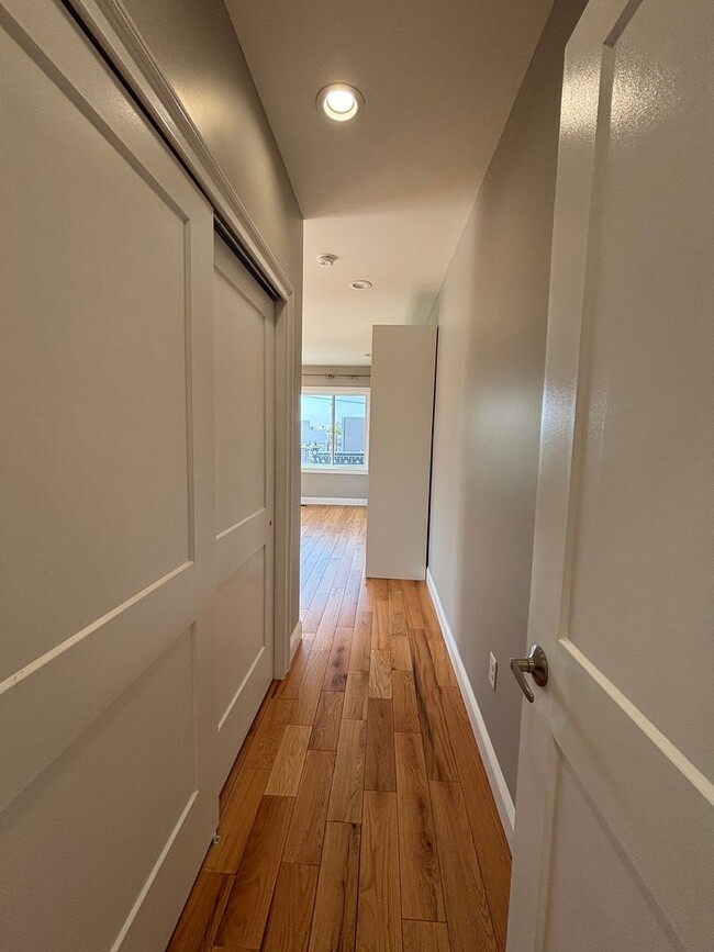 Building Photo - Gorgeous 4 Bedroom house with Three Roof-D...