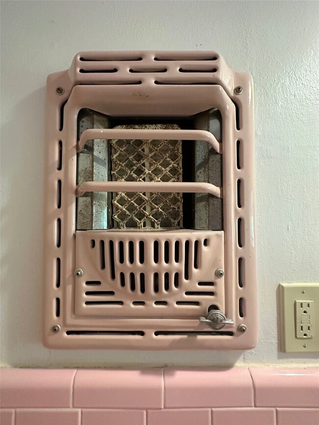 Building Photo - 903 Lamonte Ln