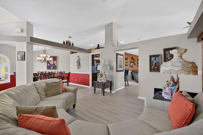 Building Photo - 3077 SE Galt Cir