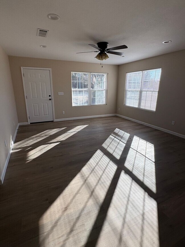 Building Photo - 1806 Teston Ln