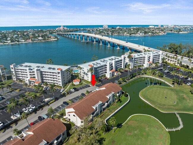 Building Photo - 5900 Bahia Del Mar Cir N