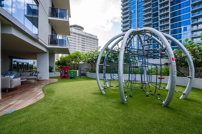 Building Photo - 1388 Kapiolani Blvd