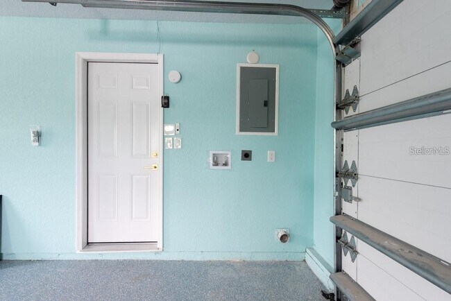 Building Photo - 4643 Bay Crest Dr