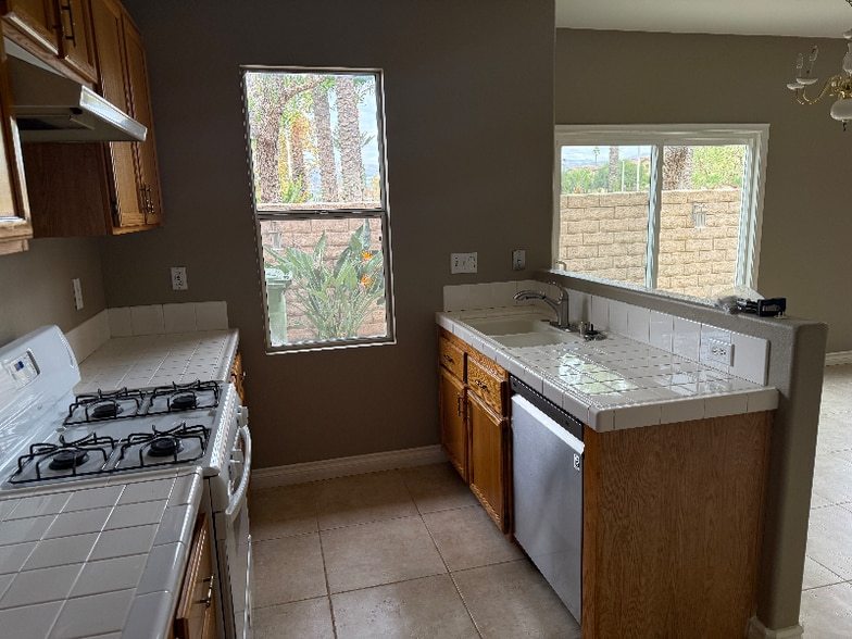 Building Photo - 285 Midnight Moon Ln