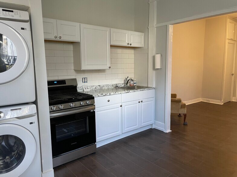 Building Photo - 1233 Christian St