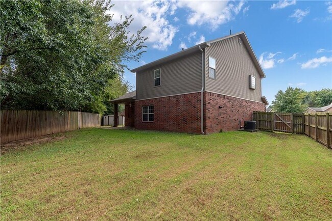 Building Photo - 3 Bedroom Bentonville home for Lease