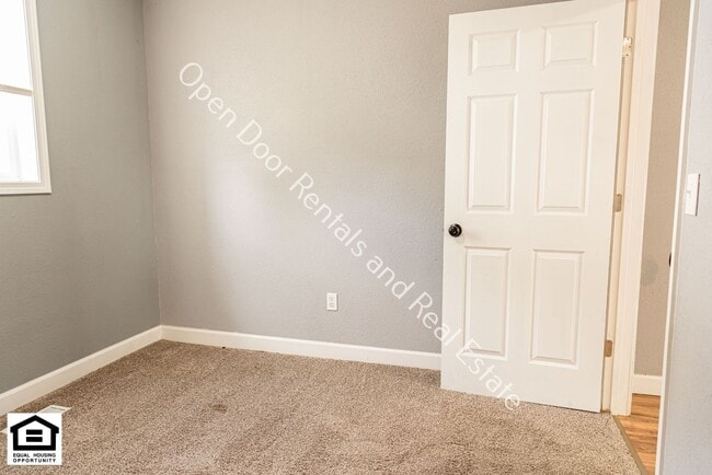 Building Photo - 2 bedroom home now available