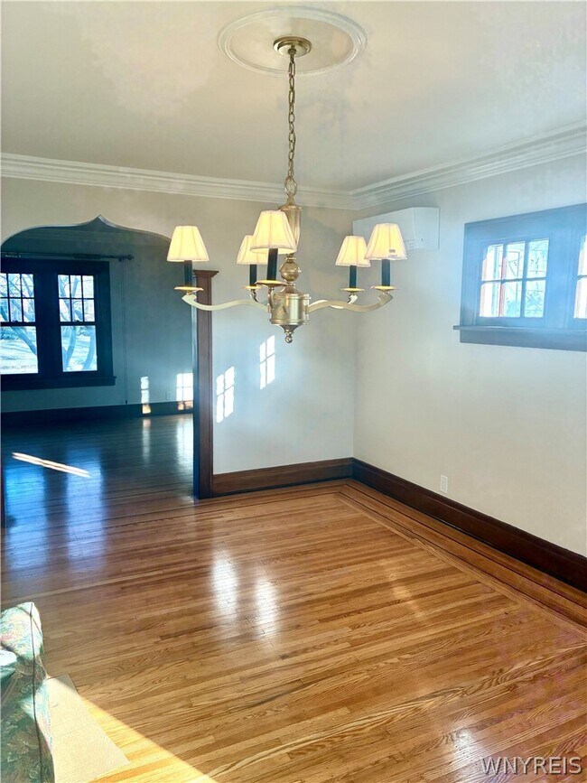 Building Photo - 385 Berryman Dr