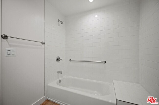 Building Photo - 1439 Armacost Ave