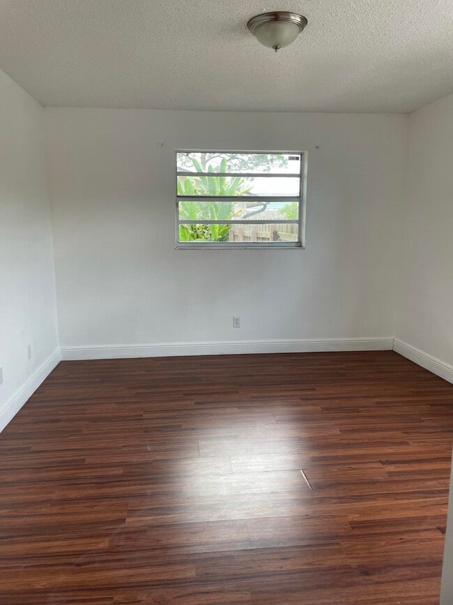 Building Photo - 1990 SW 9th St