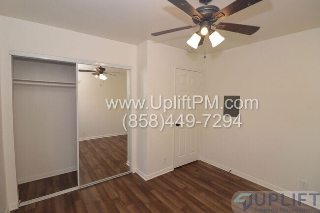 Building Photo - 820 Scranton St