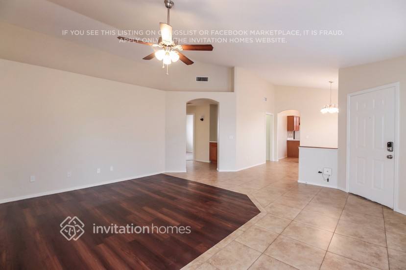 Building Photo - 13146 W Alvarado Cir