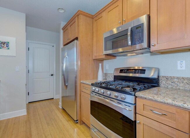 Building Photo - 57 Oakwood Dr