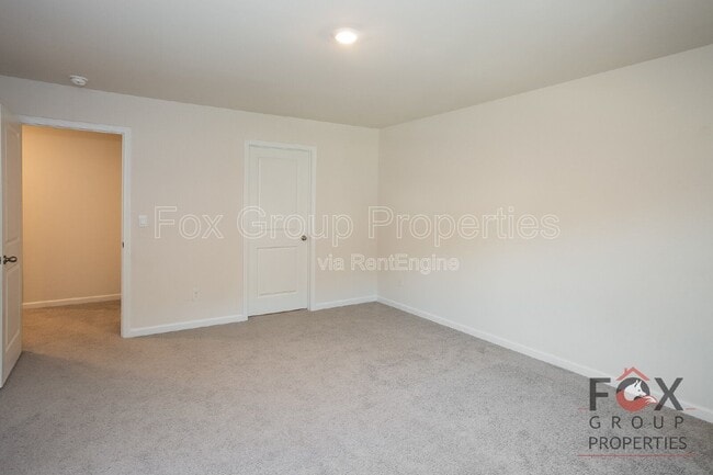 Building Photo - 313 Streamwood Rd