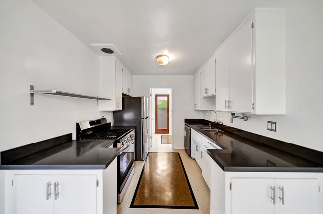 Building Photo - 4034- 4036 Higuera St