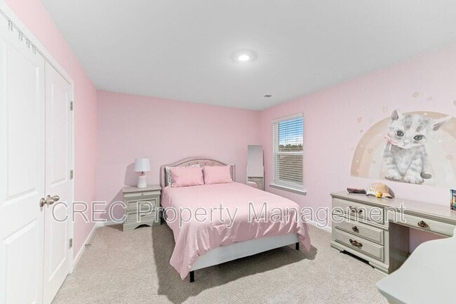 Building Photo - 657 Ladywood Dr