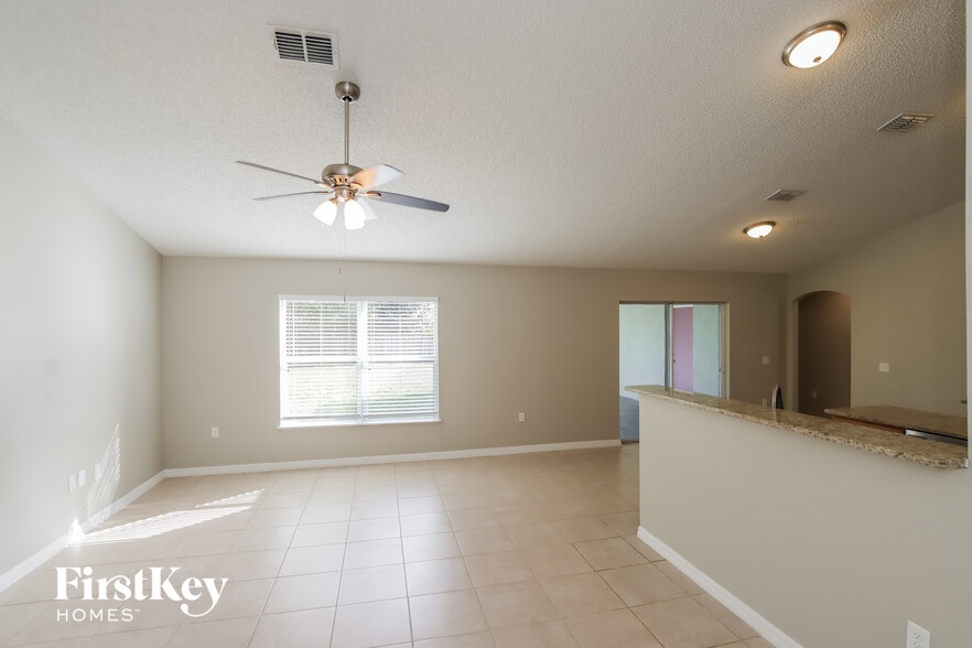 Building Photo - 1338 Pakenham St NW