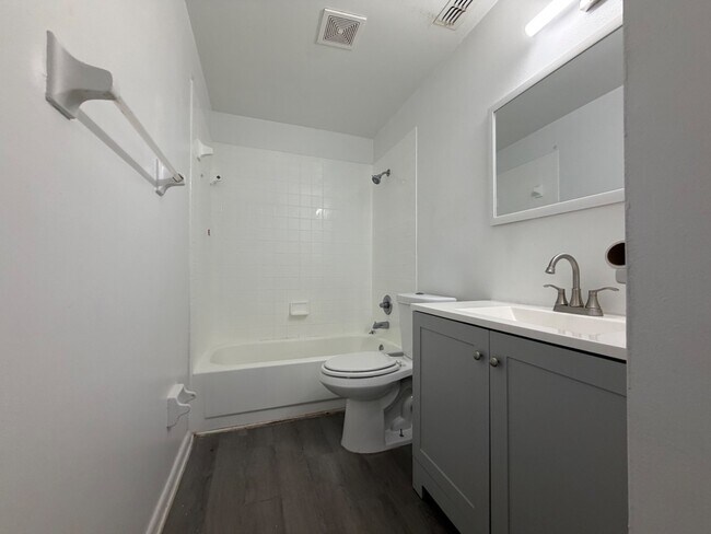 Building Photo - 151 Avenue C SE