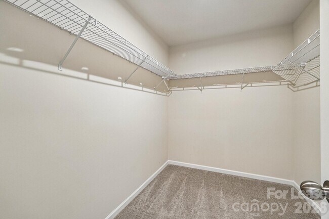 Building Photo - 15618 Little Bluestem St