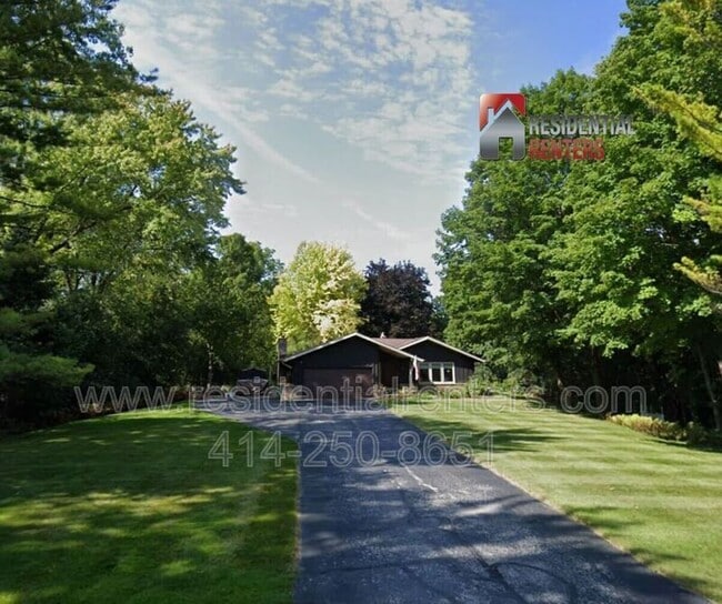Primary Photo - 11539 N Parkview Dr