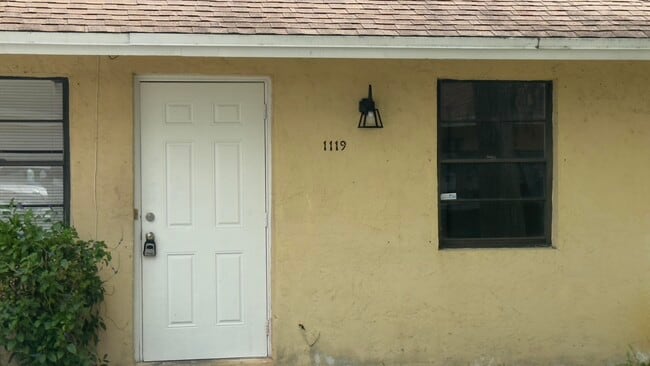 Building Photo - 1119 Goldenrod Rd