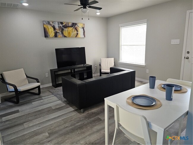 Building Photo - 3705 Dogwood Ln