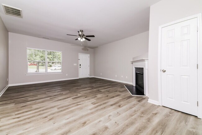 Building Photo - 3501 Pinkham Way
