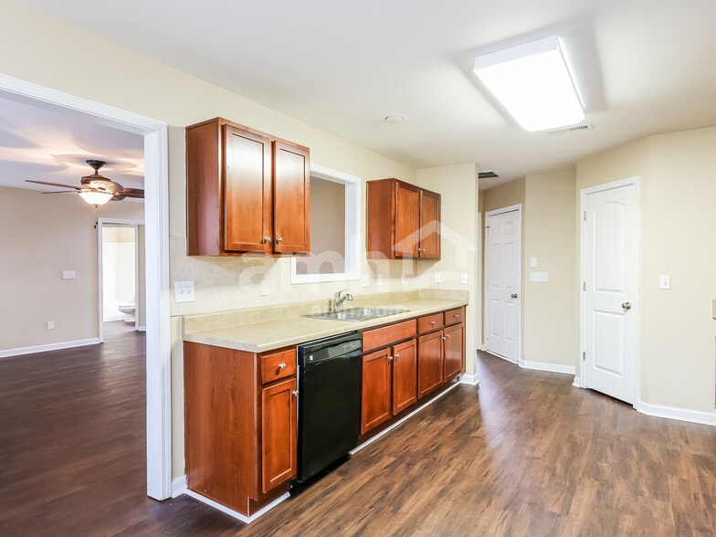 Building Photo - 101 Kirkshire Ln