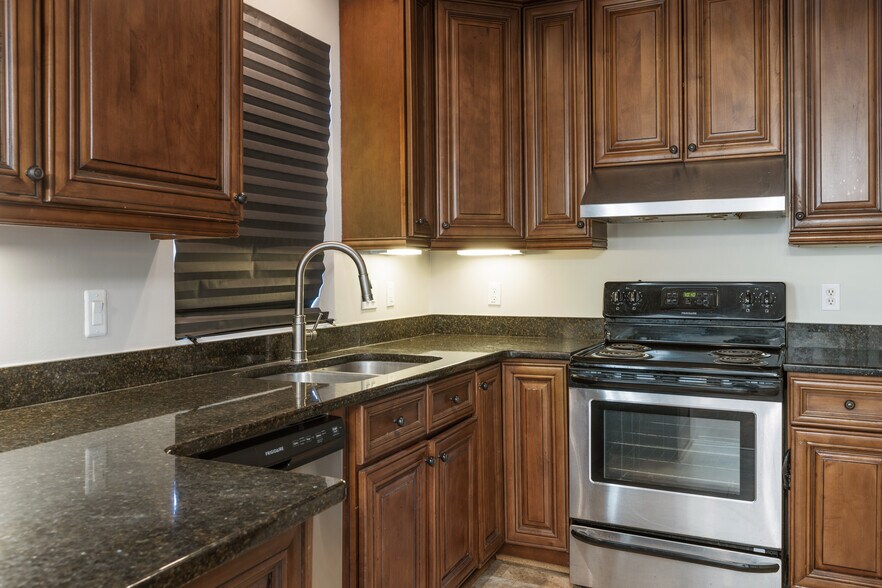 Kitchen - 112 Saint Charles Pl