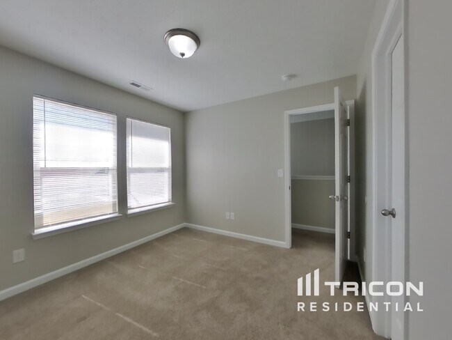 Building Photo - 2512 Calabash Dr