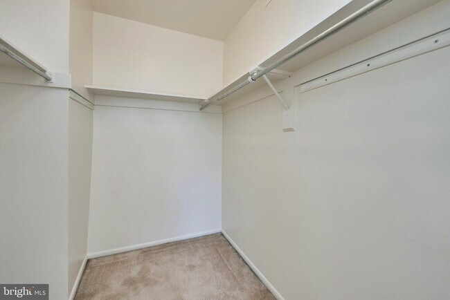 Building Photo - 5340 Holmes Run Pkwy