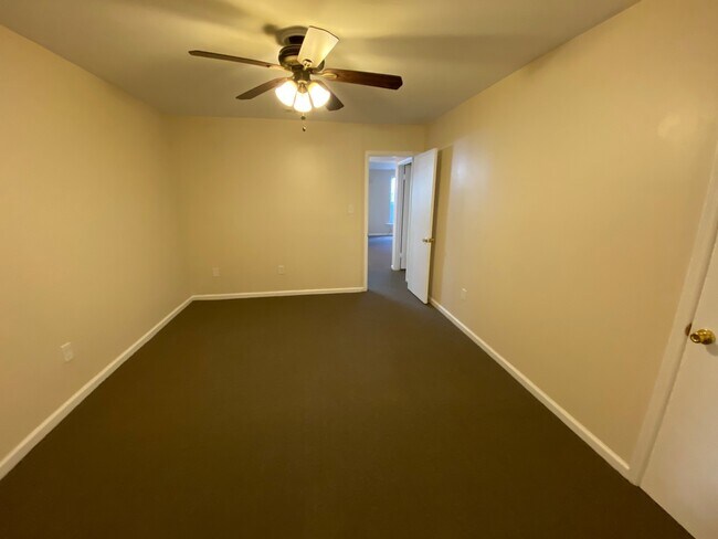 Master Bedroom - 415 Drayton St
