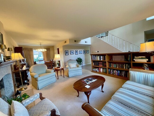 Building Photo - Spacious 4 bedroom 3 bath Home in Beautiful San Carlos