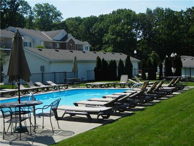 Community pool - 350 Hidden Ridge Ct