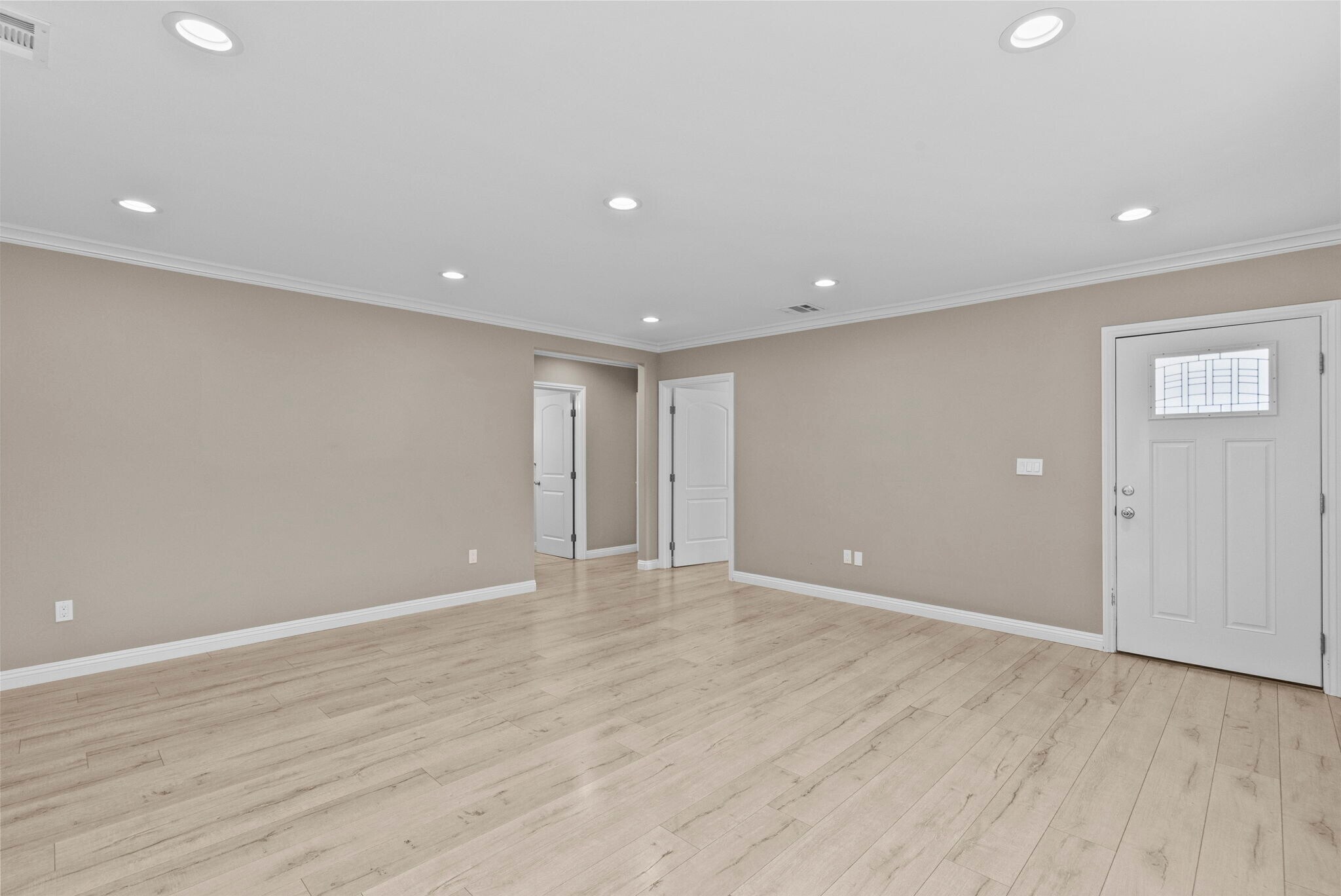 Building Photo - 6717 Cedros Ave