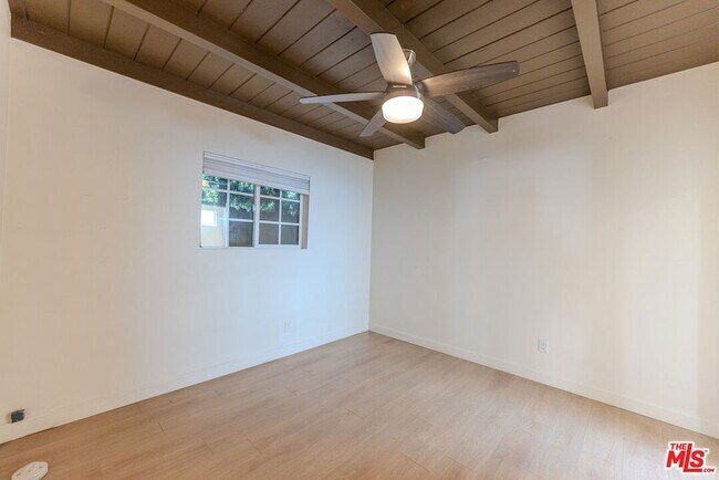 Building Photo - 837 Sunset Ave