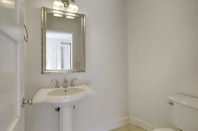 Building Photo - For Rent: Spacious 4BR/3.5BA Newer Home in...