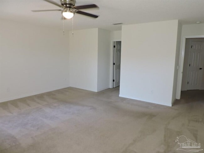 Building Photo - 7061 Season Dr