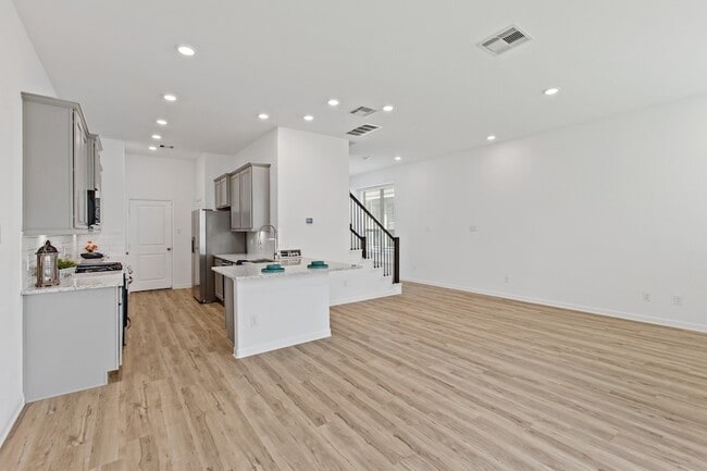 Building Photo - 4127 Balboa Dr